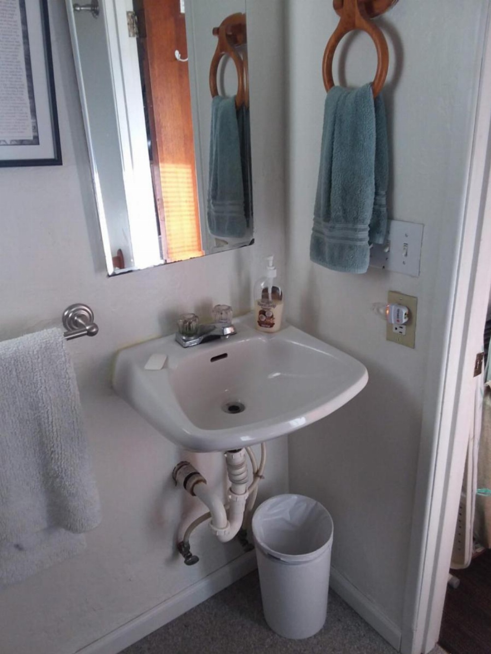 Lakeside Hostel & Guest House Image 26