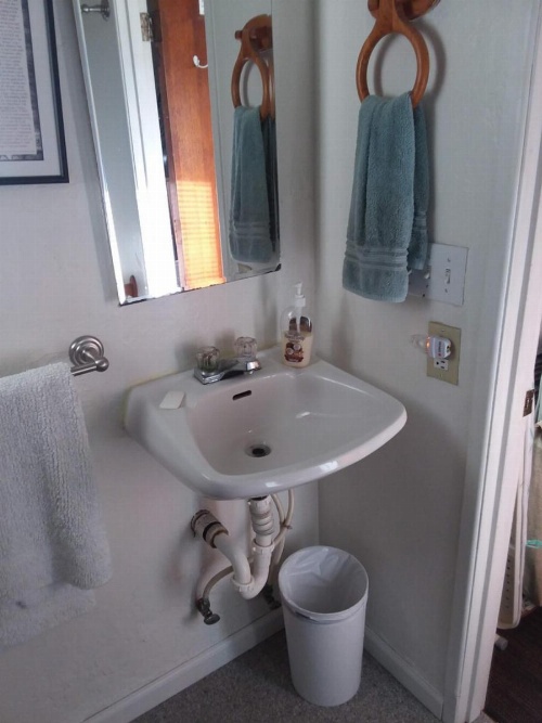 Lakeside Hostel & Guest House image 26