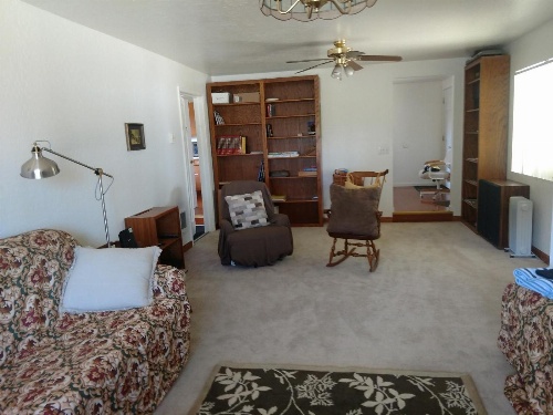Lakeside Hostel & Guest House image 3