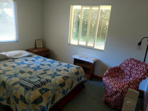 Lakeside Hostel & Guest House image 5